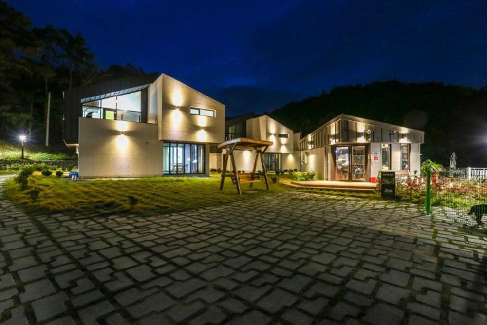 Mungyeong Arten Pool Villa Luaran gambar